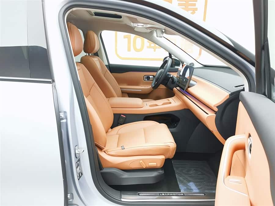 Leapmotor C16 2024 car image #24