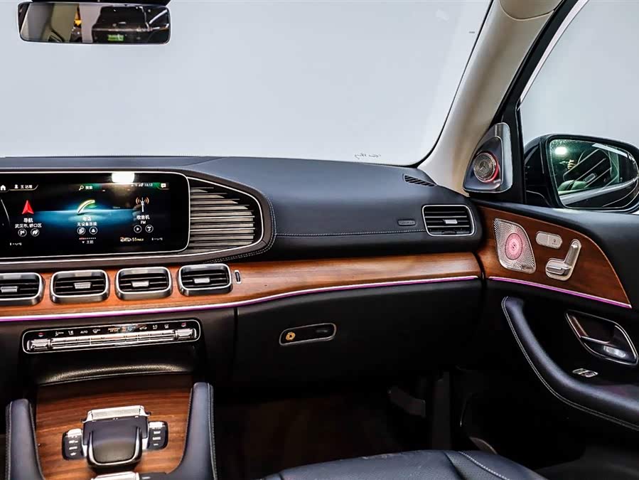 Mercedes-Benz GLE Class New Energy 2021 car image #24