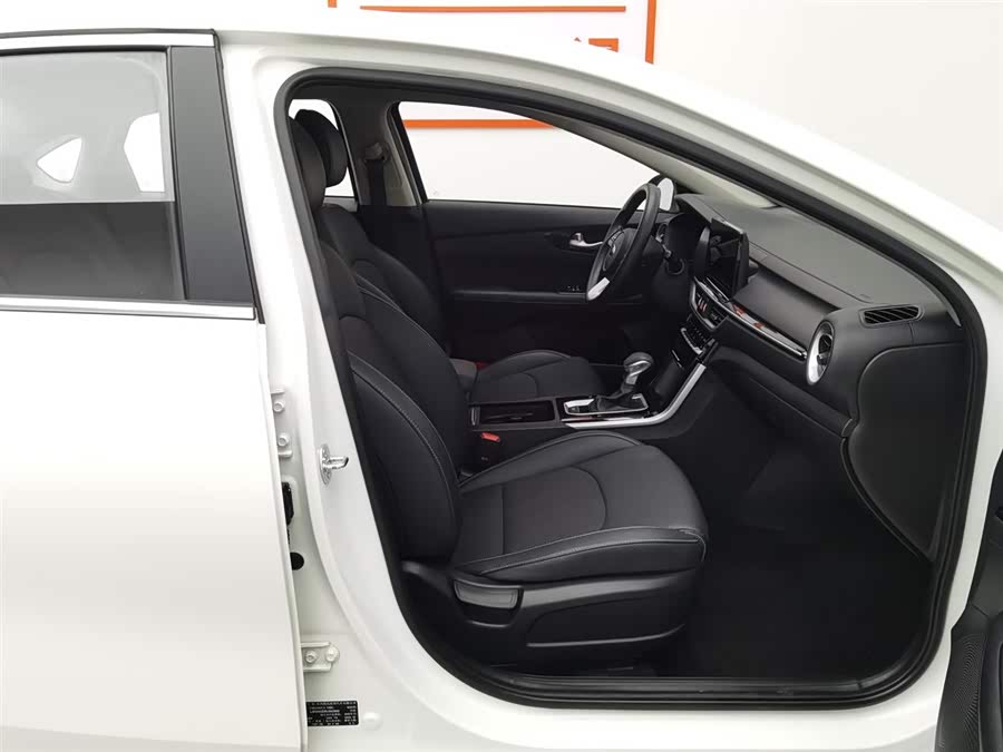 Kia K3 2020 car image #24