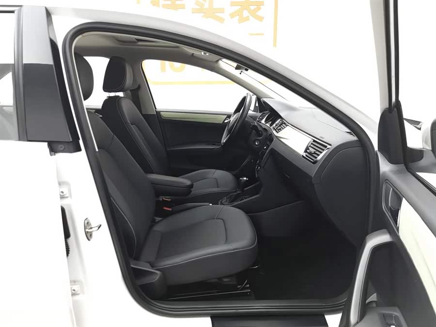 Skoda Rapid 2021 car image #24