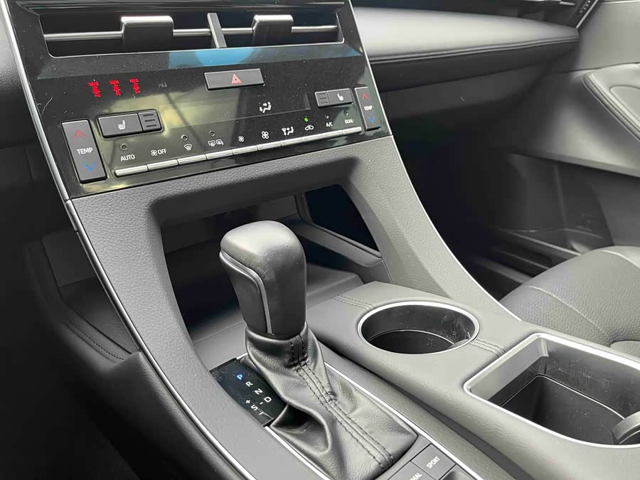 Toyota Avalon 2020 car image #24