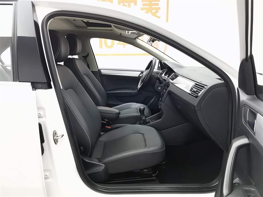 Skoda Rapid 2021 car image #24