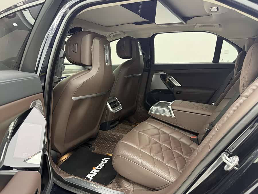 BMW 7 Series 2023 #24 BMW 7 Series 2023 car image #24
