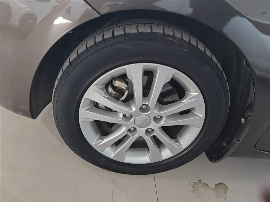 起亚 佳乐 2016 汽车图片 #24