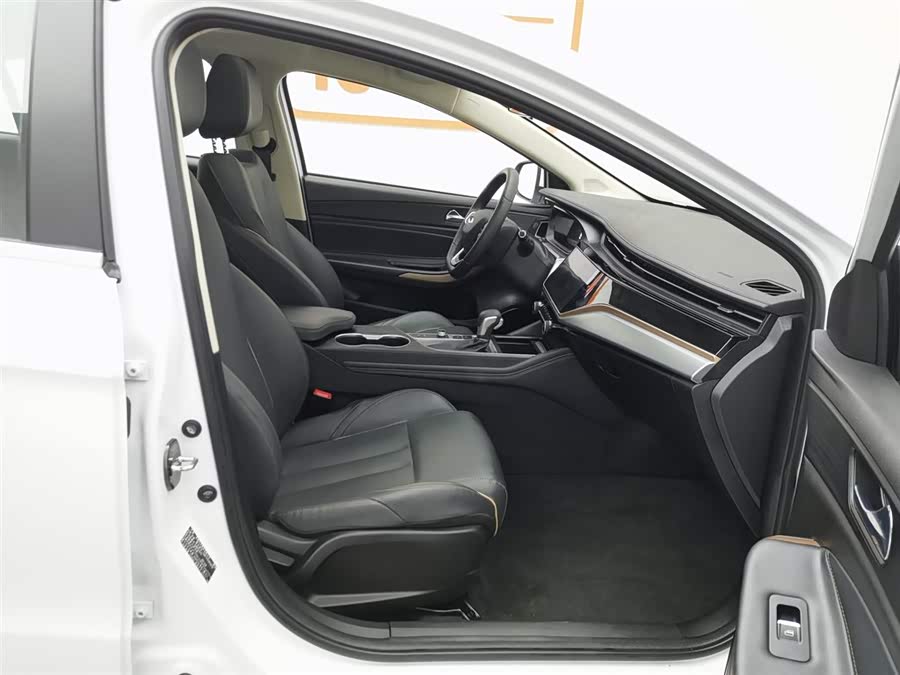 Chery Arrizo 5 Plus 2023 immagine di auto #24