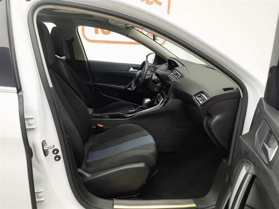 Peugeot 308 2019 car image #24