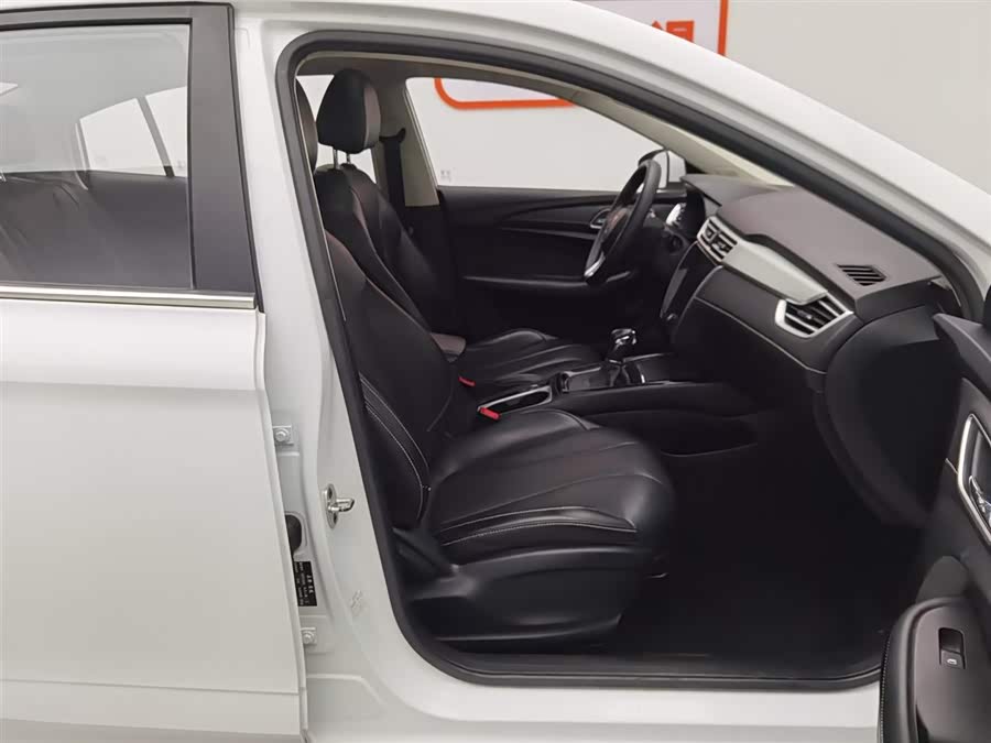 Roewe i5 2021 car image #24