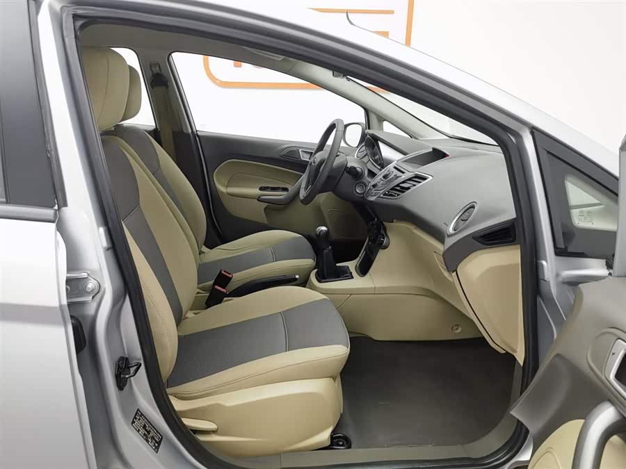 Ford Fiesta 2012 immagine di auto #24