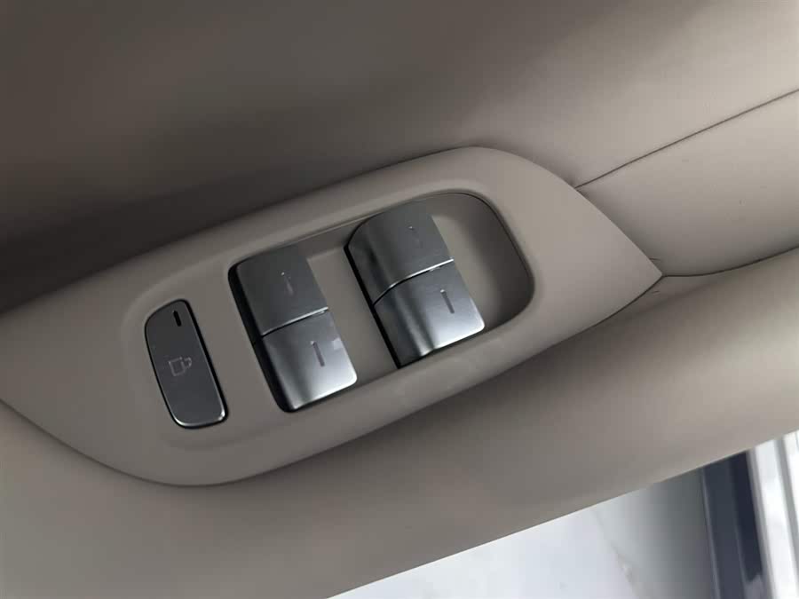 MI YU7 2025 car image #24