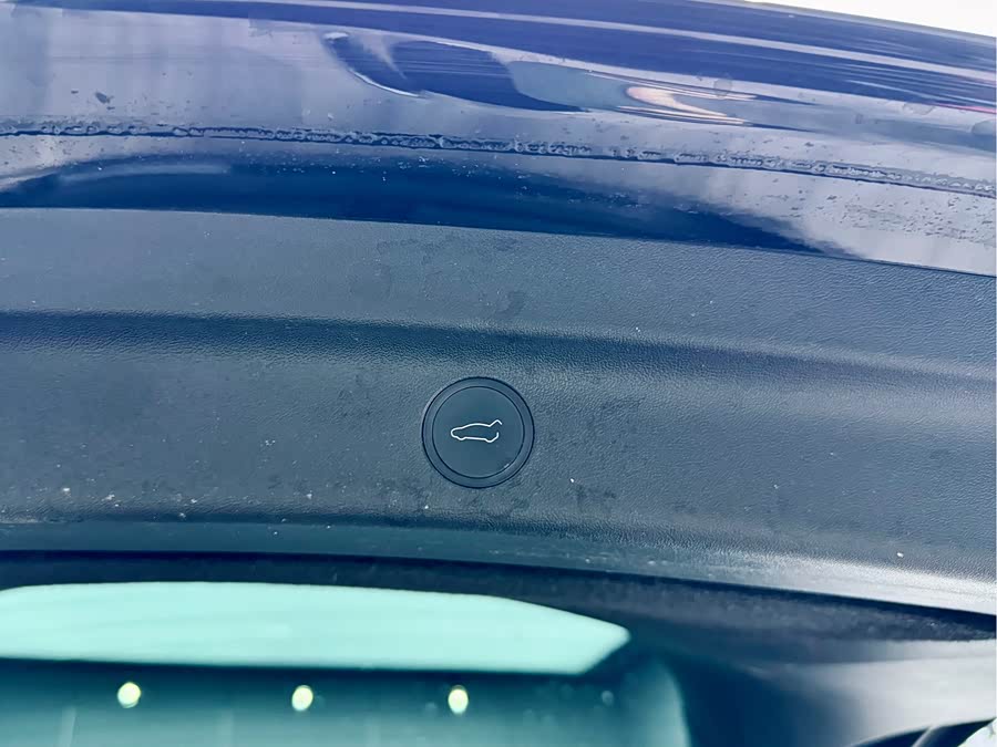 Tesla Model Y 2021 car image #24