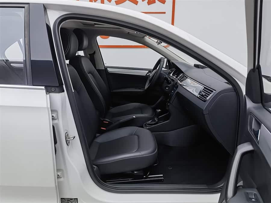 Skoda Rapid 2020 imagen de coche #24