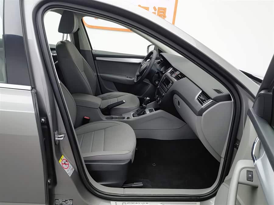 Skoda Octavia 2014 car image #24