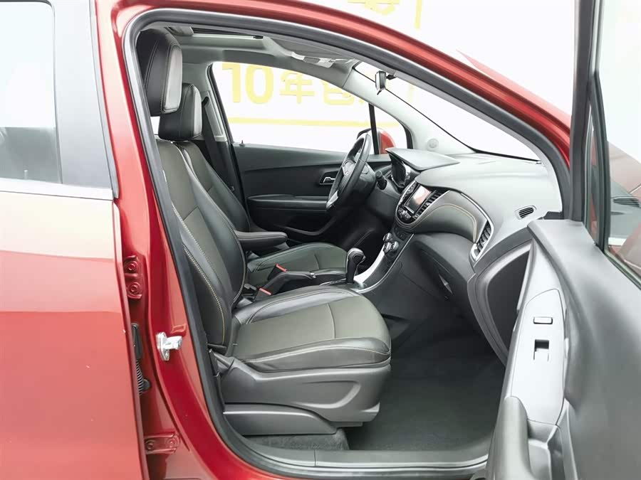 Chevrolet Tracker 2018 immagine di auto #24