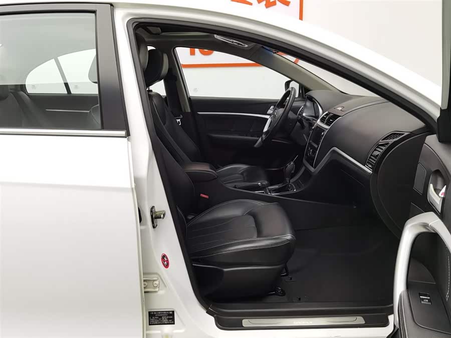 GEELY Emgrand 2015 car image #24