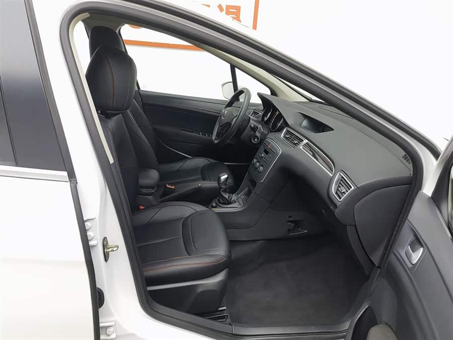 Peugeot 308 2015 car image #24