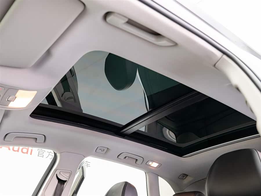 Audi Q5 2017 car image #24