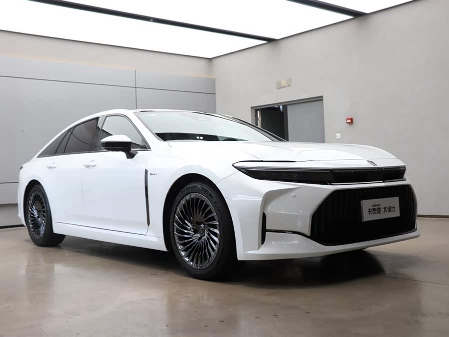 Toyota Crown 2025 صورة سيارة #24