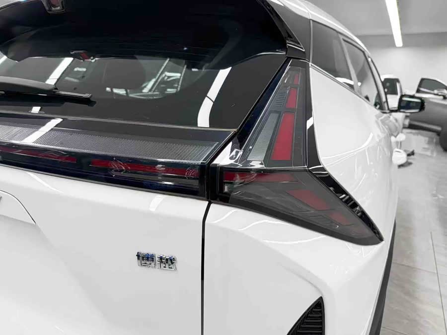 GEELY Boyue 2025 car image #24