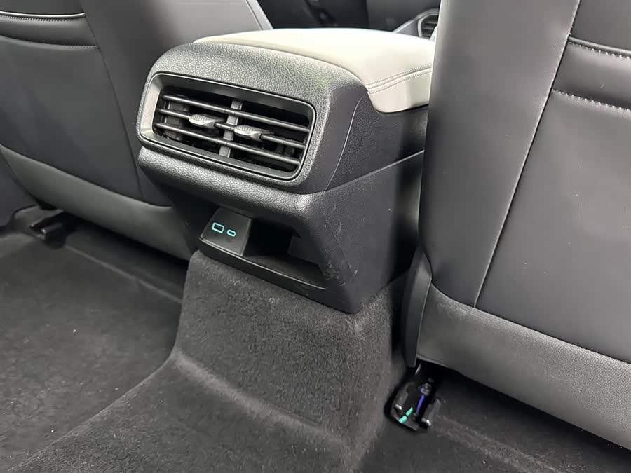 BYD Seal 05 DM-i 2025 car image #24