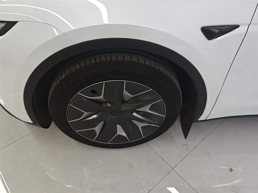 特斯拉 Model Y L 2025 汽车图片 #24
