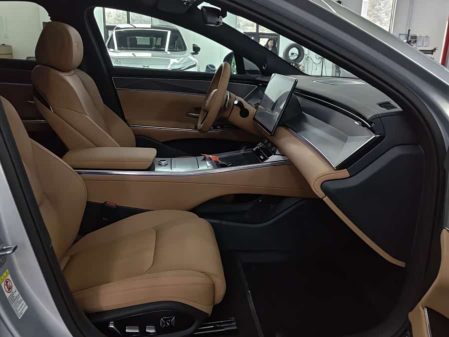 BYD HanL 2025 car image #24