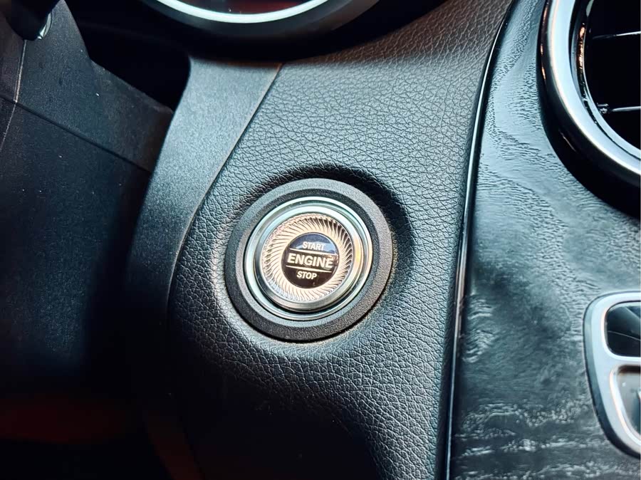 Mercedes-Benz C Class 2019 #24 Mercedes-Benz C Class 2019 car image #24