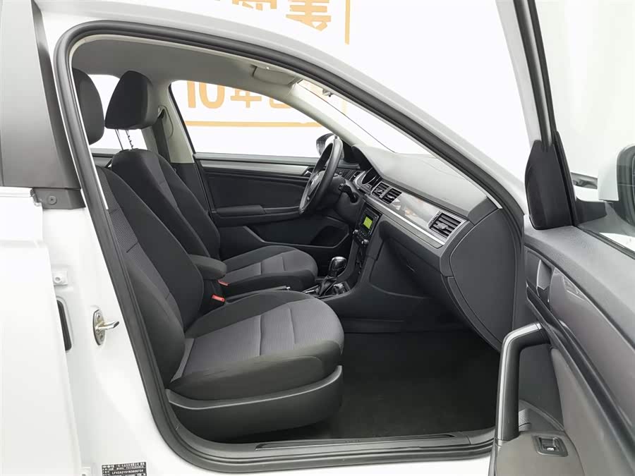 Volkswagen Bora 2022 car image #24