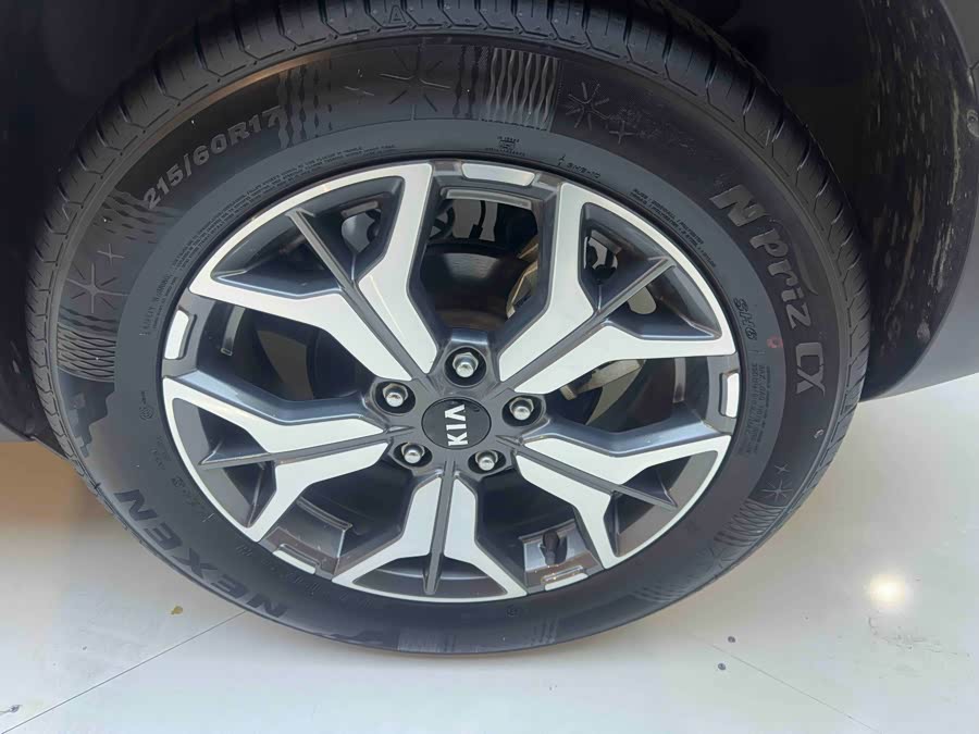 Kia Stonic 2021 image de voiture #24