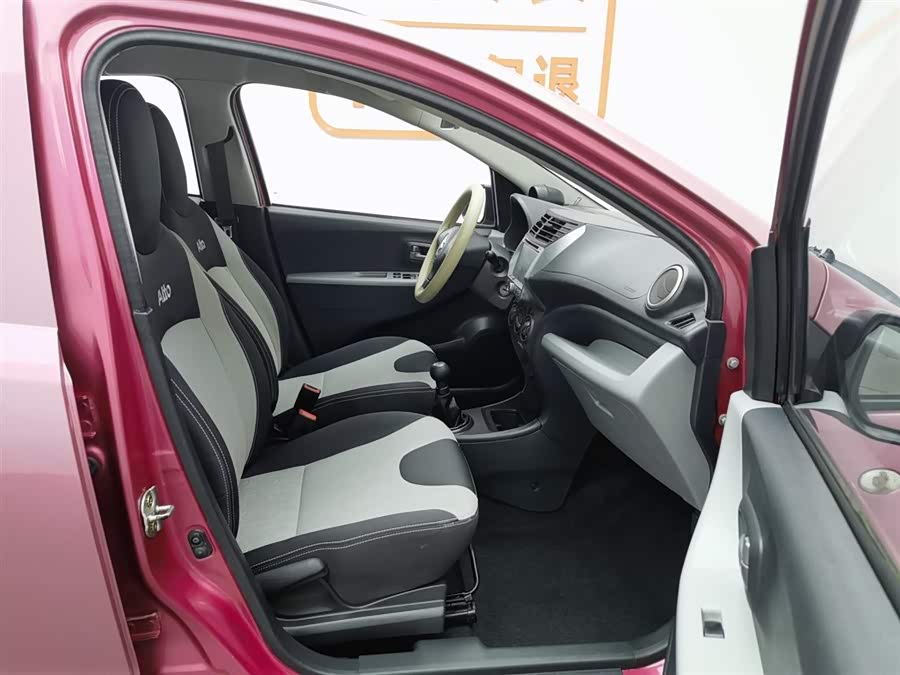 Suzuki 2013 car image #24