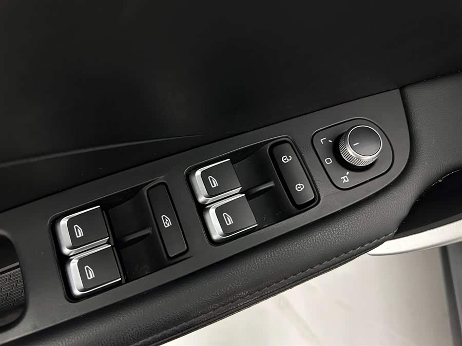 GEELY Coolray 2025 car image #24