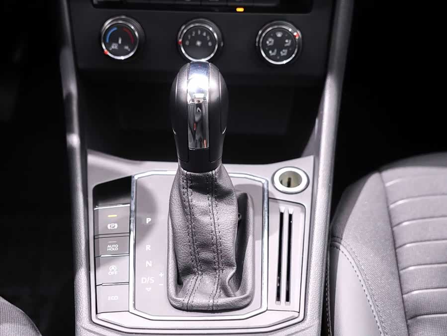Volkswagen Lavida 2021 car image #24