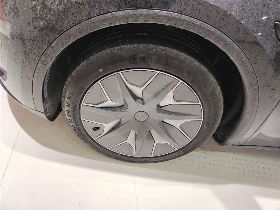 特斯拉 Model Y L 2025 汽车图片 #24