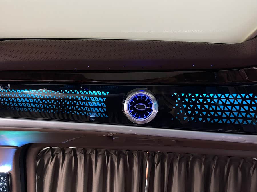 Mercedes-Benz V Class 2025 car image #24