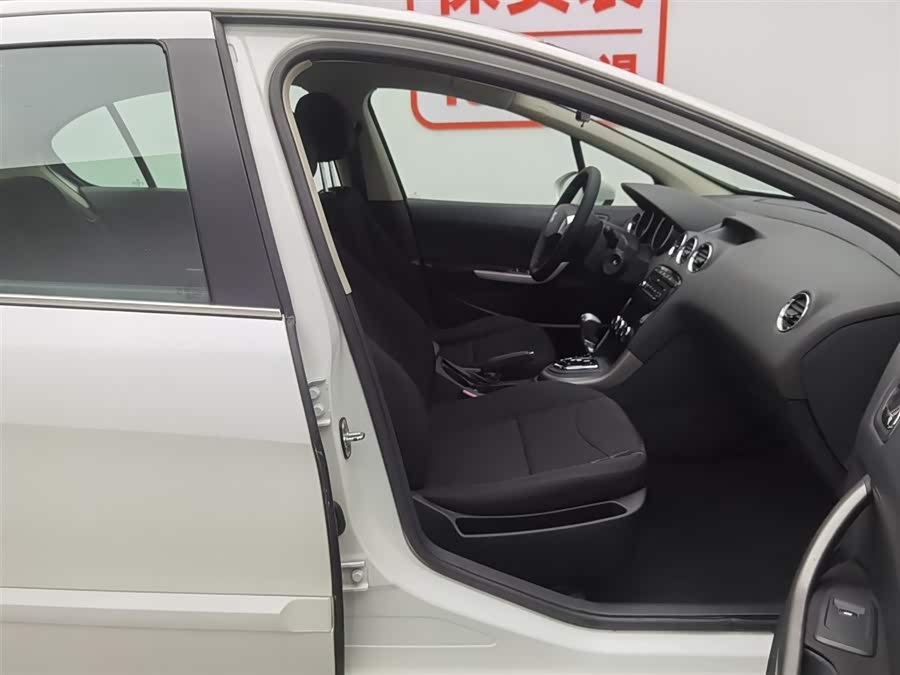 Peugeot 408 2013 car image #24