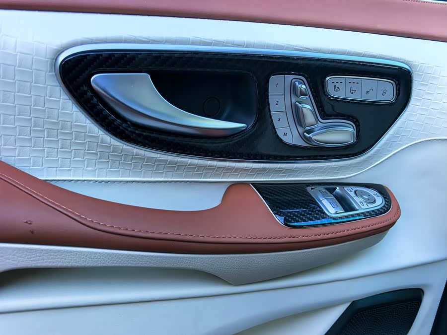 Mercedes-Benz V Class 2021 car image #24