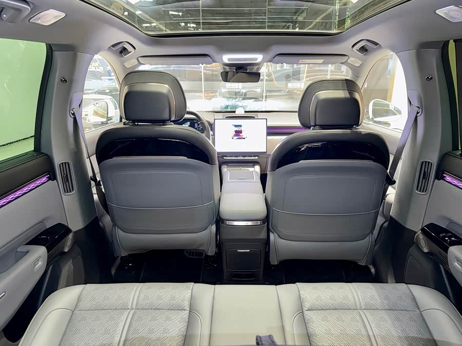 Zeekr 7X 2024 car image #24