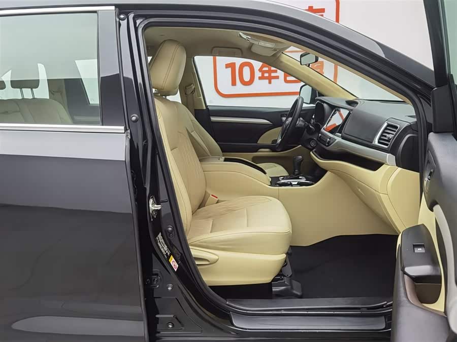 Toyota Highlander 2019 immagine di auto #24