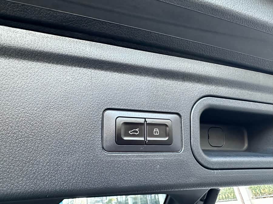 哪吒汽车 哪吒U 2021 #24 哪吒汽车 哪吒U 2021 汽车图片 #24