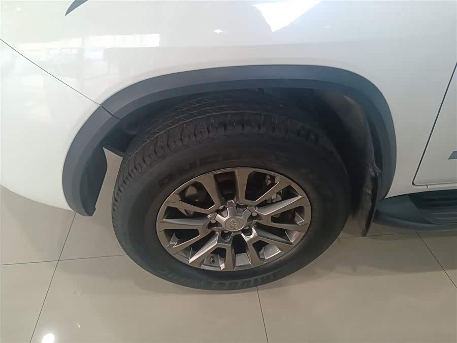 Toyota Fortuner 2019 car image #24