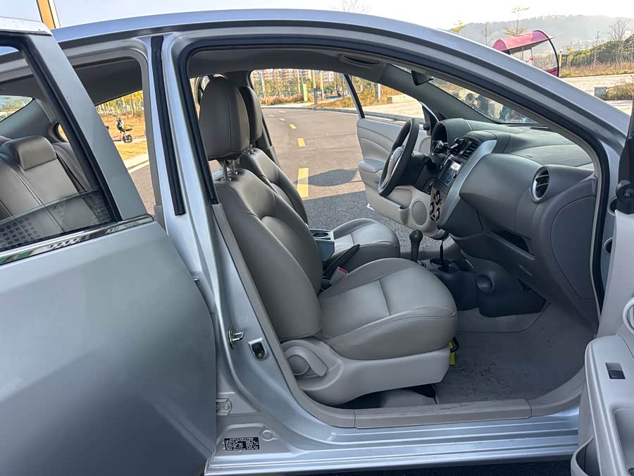Nissan Sunny 2017 car image #24