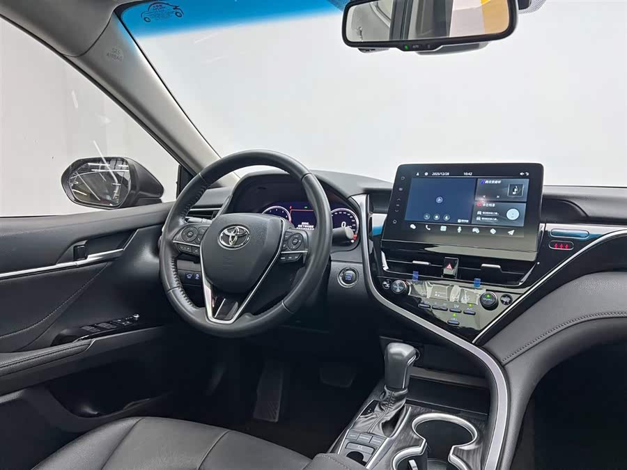 Toyota Camry 2021 car image #24
