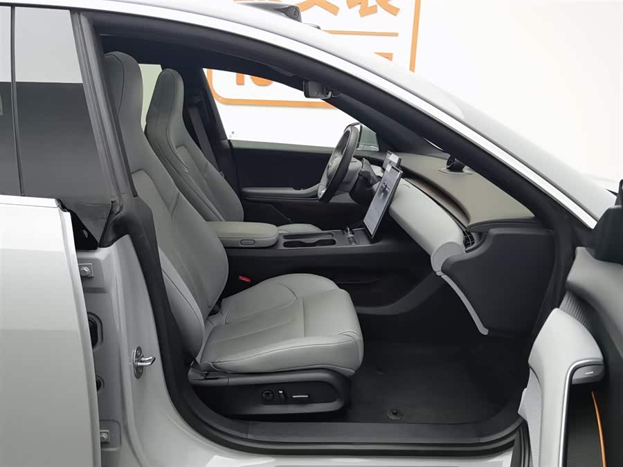 NIO ET5 2023 car image #24