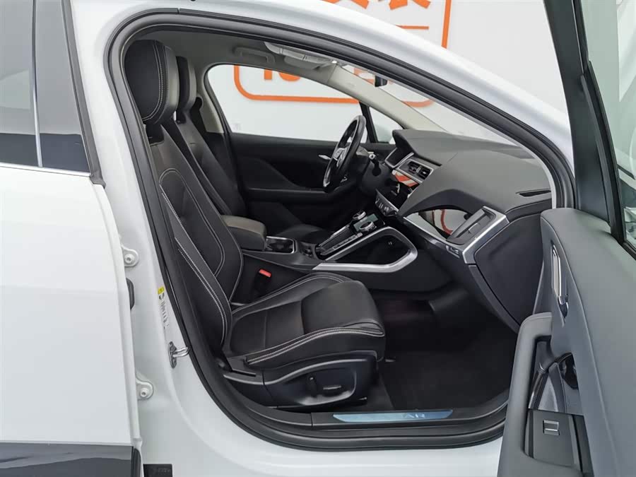 2020 car image #24