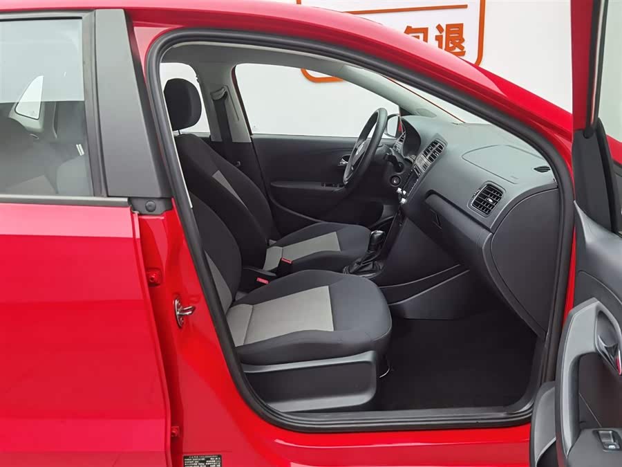 Volkswagen Polo 2017 car image #24