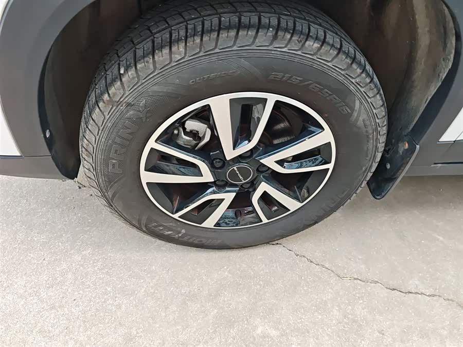 Forthing T5 2022 immagine di auto #24