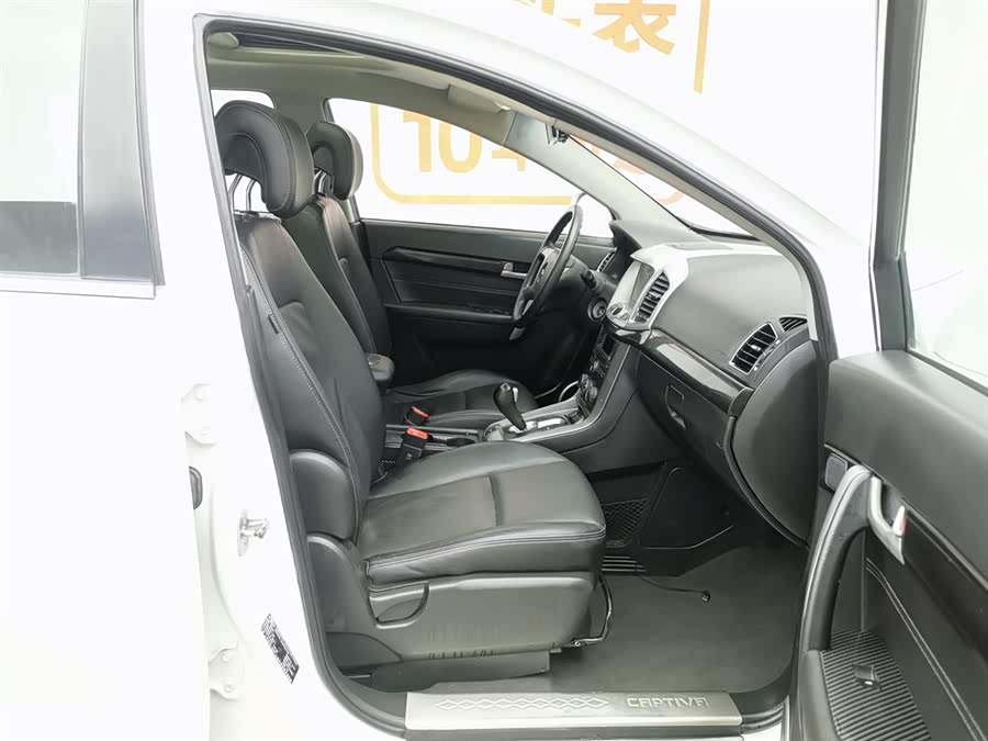 Chevrolet Captiva 2014 car image #24