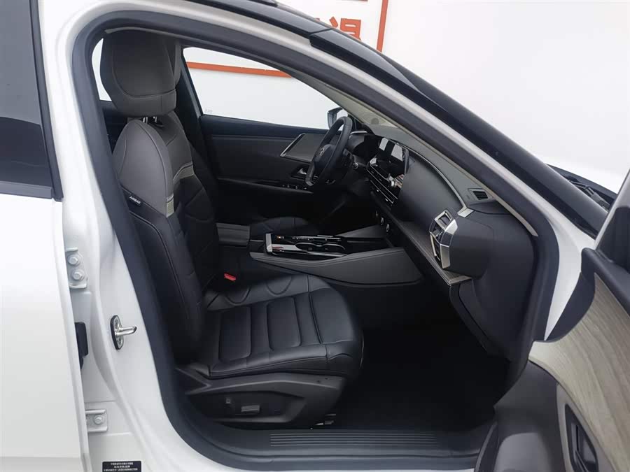 Citroen C5 X 2023 car image #24