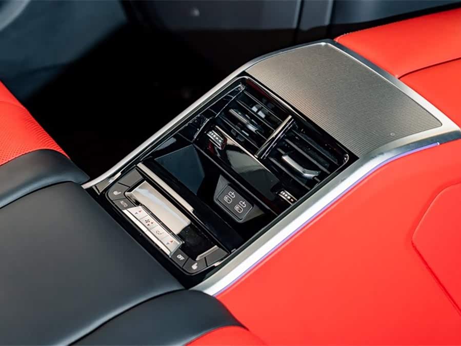 BMW 8 Series 2022 car image #24