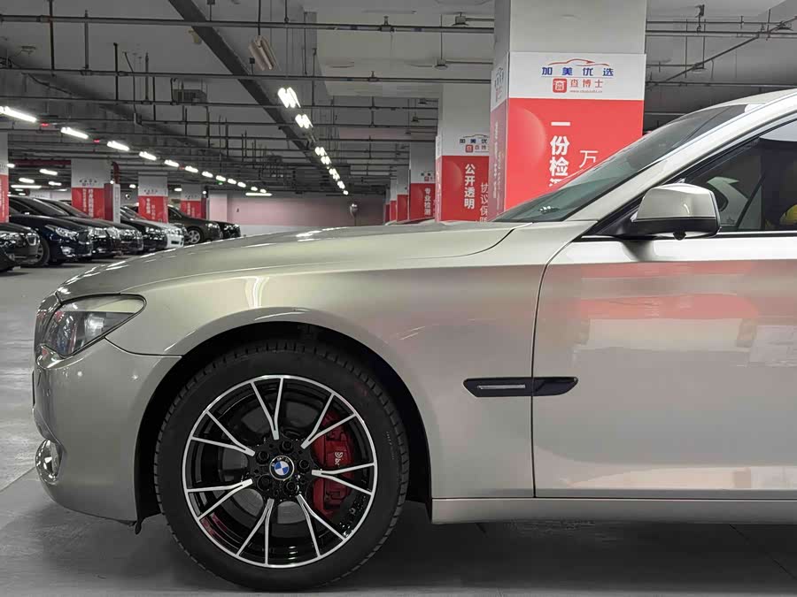 BMW 7 Series 2011 immagine di auto #24