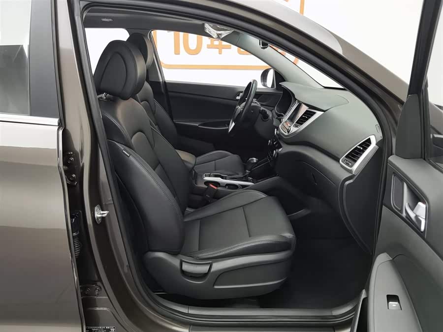 Hyundai Tucson 2016 car image #24